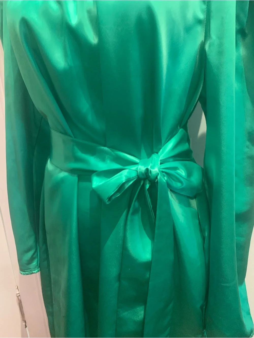 🌸A NEW DAY🌸NWT! LONG-SLEEVE, BELTED A-LINE, SATIN MIDI DRESS. - Picture 3 of 9